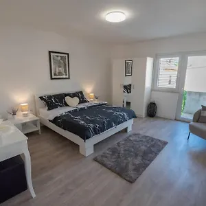 apartman-iva.hotelinzadar.com/